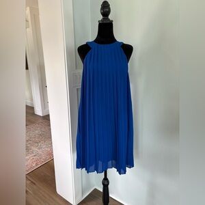 Belle by Badgley Mischka cocktail dress blue pleated halter bow size 6